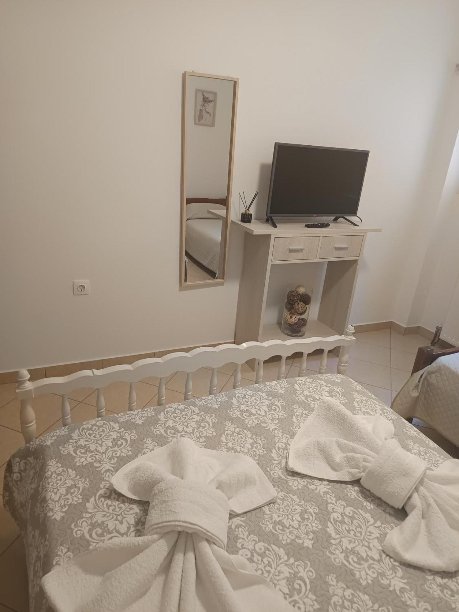 Ferienwohnung Airport Anasta Casa Artemida  Exterior foto